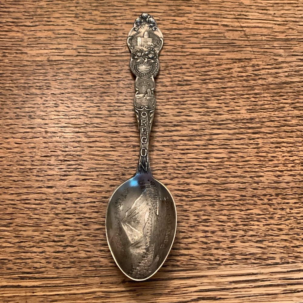 Mt Hood Oregon 1932, Rooster Rock, State Capitol silver plated teaspoon